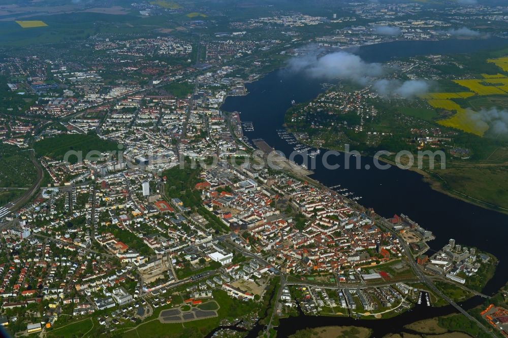 Aerial photograph Rostock - City center in the downtown area on the banks of river course of Unterwarnow in the district Altstadt in Rostock in the state Mecklenburg - Western Pomerania, Germany