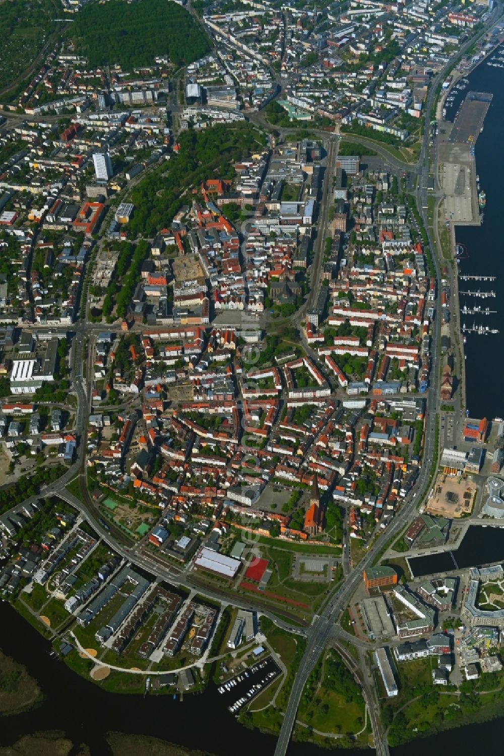 Rostock from the bird's eye view: City center in the downtown area on the banks of river course of Unterwarnow in the district Altstadt in Rostock in the state Mecklenburg - Western Pomerania, Germany