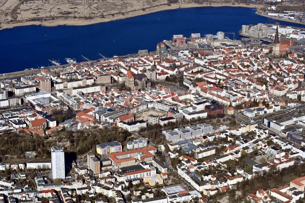 Aerial image Rostock - City center in the downtown area on the banks of river course Unterwarnow in Rostock in the state Mecklenburg - Western Pomerania, Germany