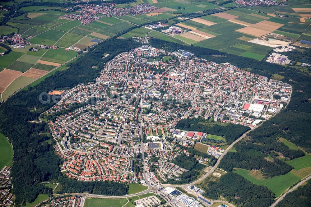 Aerial photograph Kaufbeuren - City center in the downtown area on the banks of river course of Wertach in Kaufbeuren in the state Bavaria, Germany