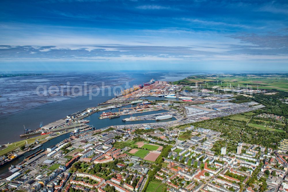 Aerial image Bremerhaven - City center in the downtown area on the banks of river course of the Weser river in Bremerhaven in the state Bremen, Germany