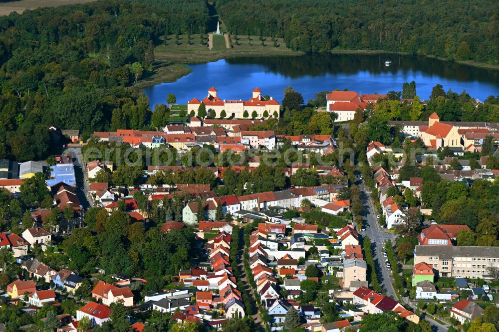 Rheinsberg from the bird's eye view: The city center in the downtown area on lake Grienericksee in Rheinsberg in the state Brandenburg, Germany