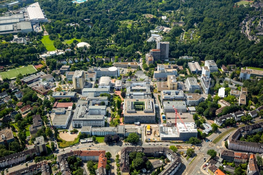 Essen from the bird's eye view: The city center in the downtown are near the Universitaetsklinikum Essen in Essen in the state North Rhine-Westphalia