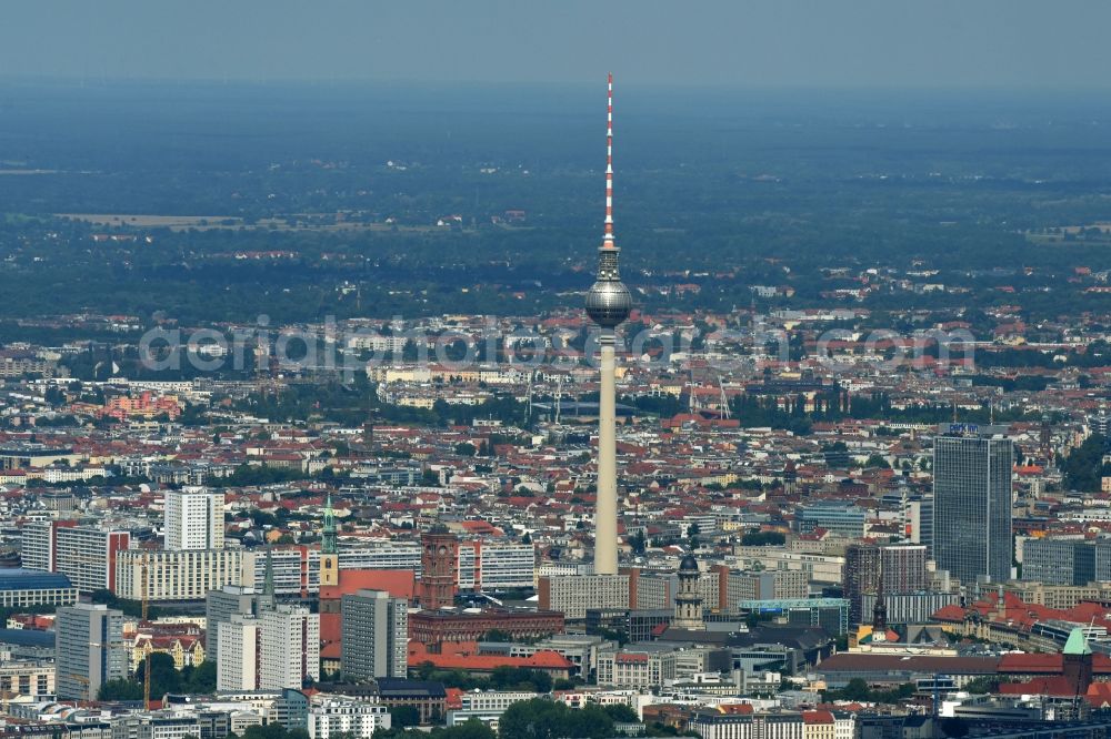 Berlin from the bird's eye view: The city center in the downtown area on landmark ( TV - Tower ) Berliner Fernsehturm in the district Mitte in Berlin