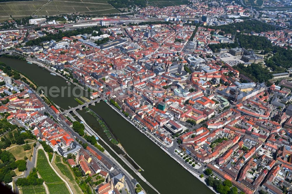 Aerial photograph Würzburg - The city center in the downtown area in Wuerzburg in the state Bavaria, Germany