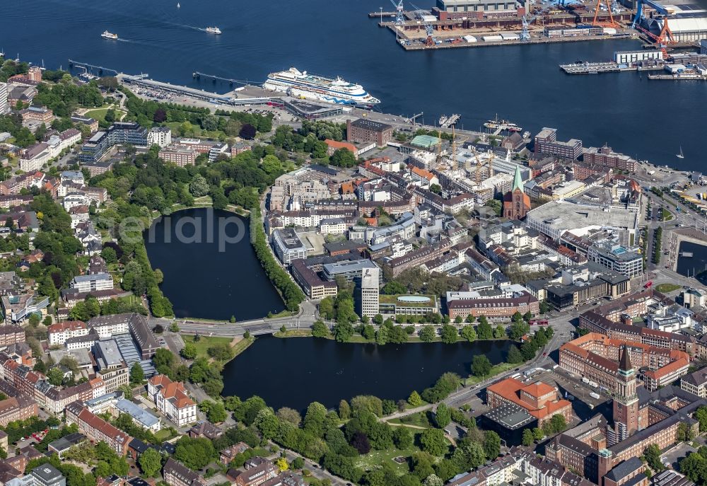 Kiel from the bird's eye view: City centre in the city centre area between inland lakes and fjord in Kiel in the federal state Schleswig-Holstein, Germany