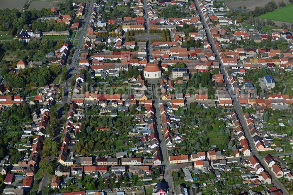 Aerial photograph Oranienbaum-Wörlitz - City center on Church Street in Oranienbaum-Woerlitz in Saxony-Anhalt