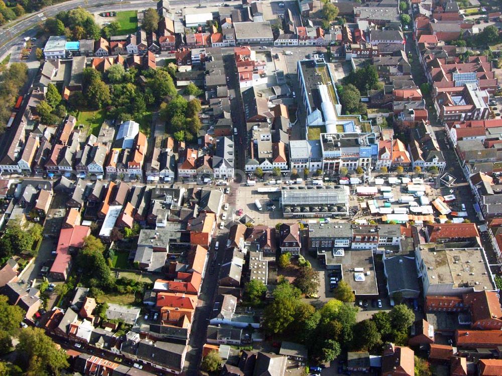 Aurich from the bird's eye view: 18.10.2005 Aurich; Nachdem Aurich zeitweise Regierungssitz war, ist die Stadt heute immer noch Kreisstadt des Landkreises Aurich. Die Lage in Ostfriesland und die damit verbundene wirtschaftliche Entwicklung haben die Stadt zu einem Mittelzentrum für die ganze Ostfriesische Region gemacht.