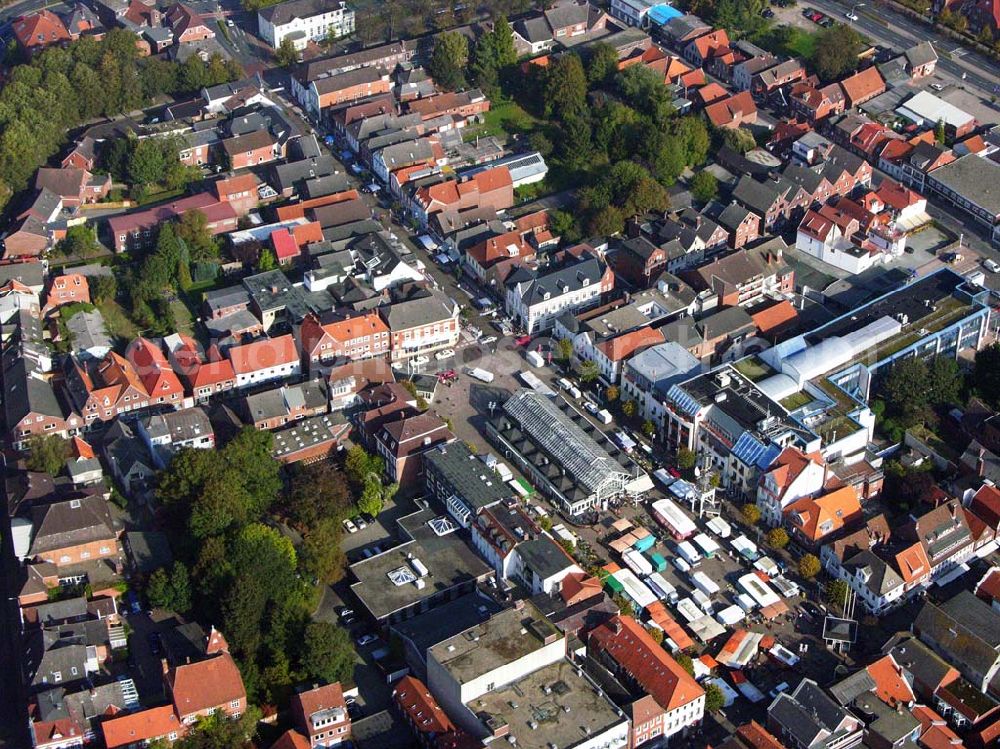 Aerial image Aurich - 18.10.2005 Aurich; Nachdem Aurich zeitweise Regierungssitz war, ist die Stadt heute immer noch Kreisstadt des Landkreises Aurich. Die Lage in Ostfriesland und die damit verbundene wirtschaftliche Entwicklung haben die Stadt zu einem Mittelzentrum für die ganze Ostfriesische Region gemacht.