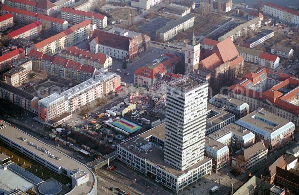 Frankfurt-Oder from the bird's eye view: 18.12.2003 Stadtzentrum, Marktplatz in Frankfurt-Oder