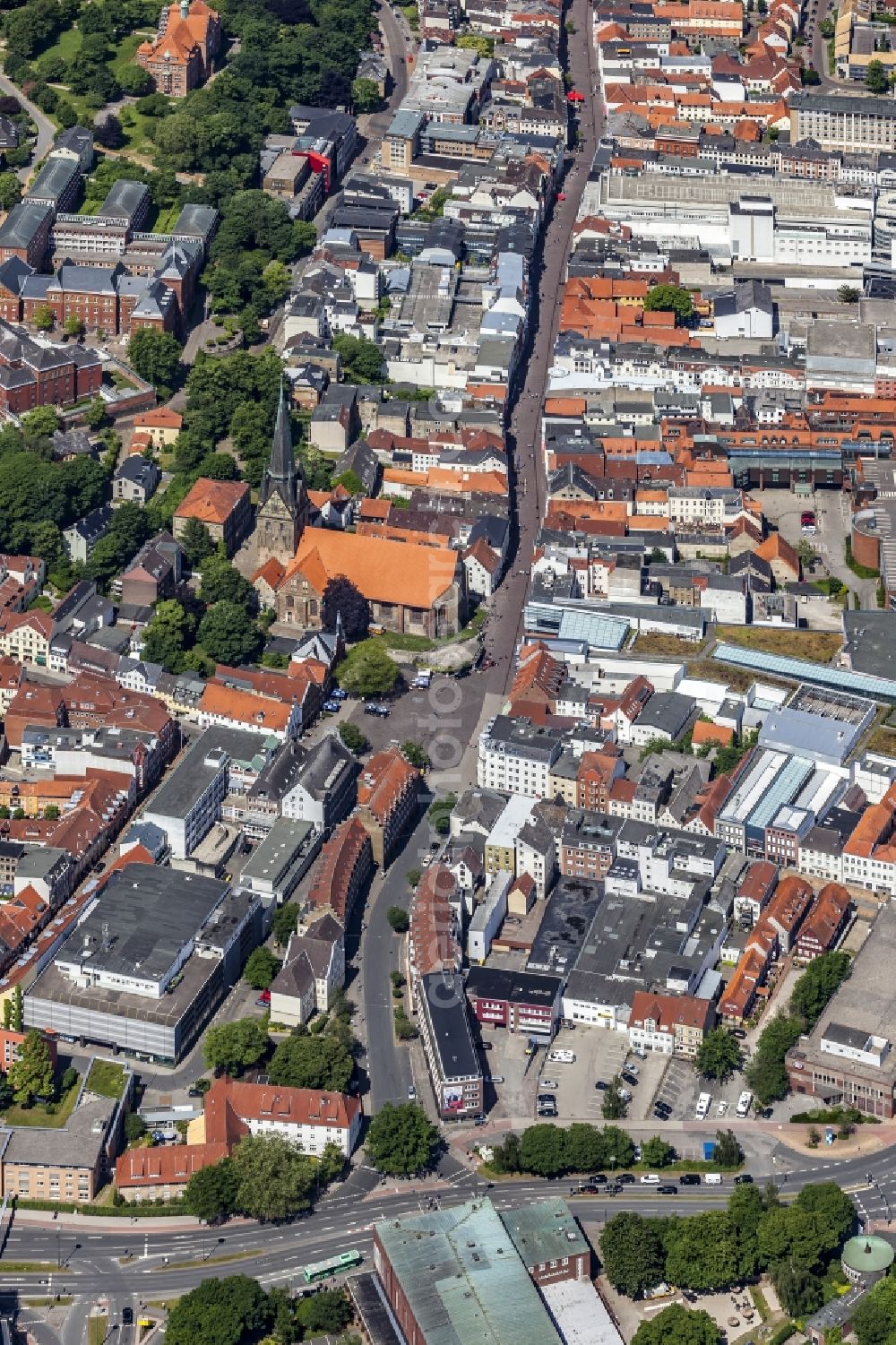 Aerial photograph Flensburg - City centre with marketplace and pelican crossing in Flensburg in the federal state Schleswig-Holstein, Germany