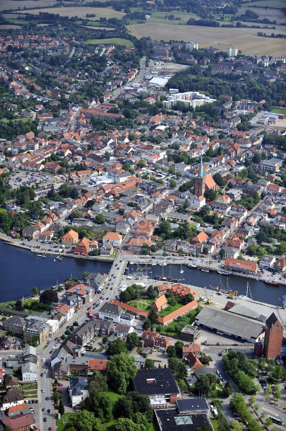 Neustadt in Holstein from above - Stadtansicht vom Stadtzentrum von Neustadt. City View from the center of Neustadt.