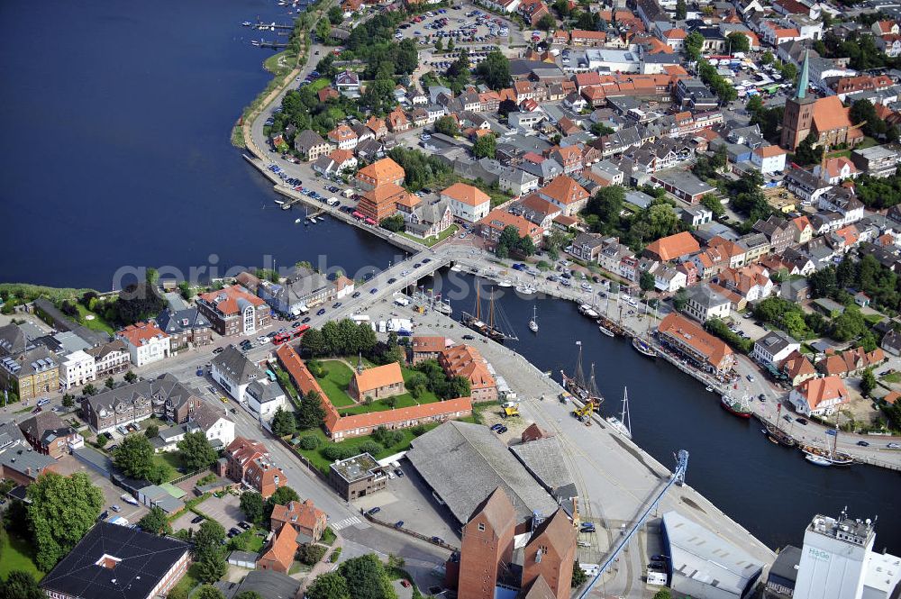 Neustadt in Holstein from the bird's eye view: Stadtansicht vom Stadtzentrum von Neustadt. City View from the center of Neustadt.