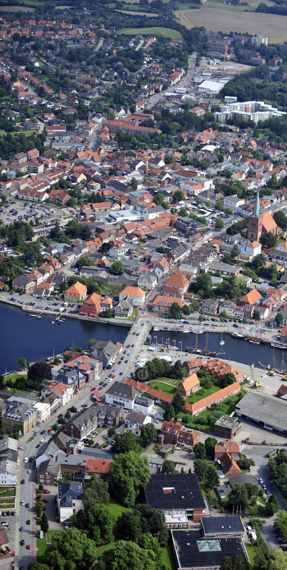 Neustadt in Holstein from the bird's eye view: Stadtansicht vom Stadtzentrum von Neustadt. City View from the center of Neustadt.