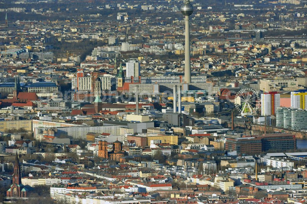 Aerial image Berlin - Stadtansicht auf das Stadtzentrum Ost am Berliner Fernsehturm in Berlin Mitte. City Center East Berlin on TV tower in destrict Mitte.