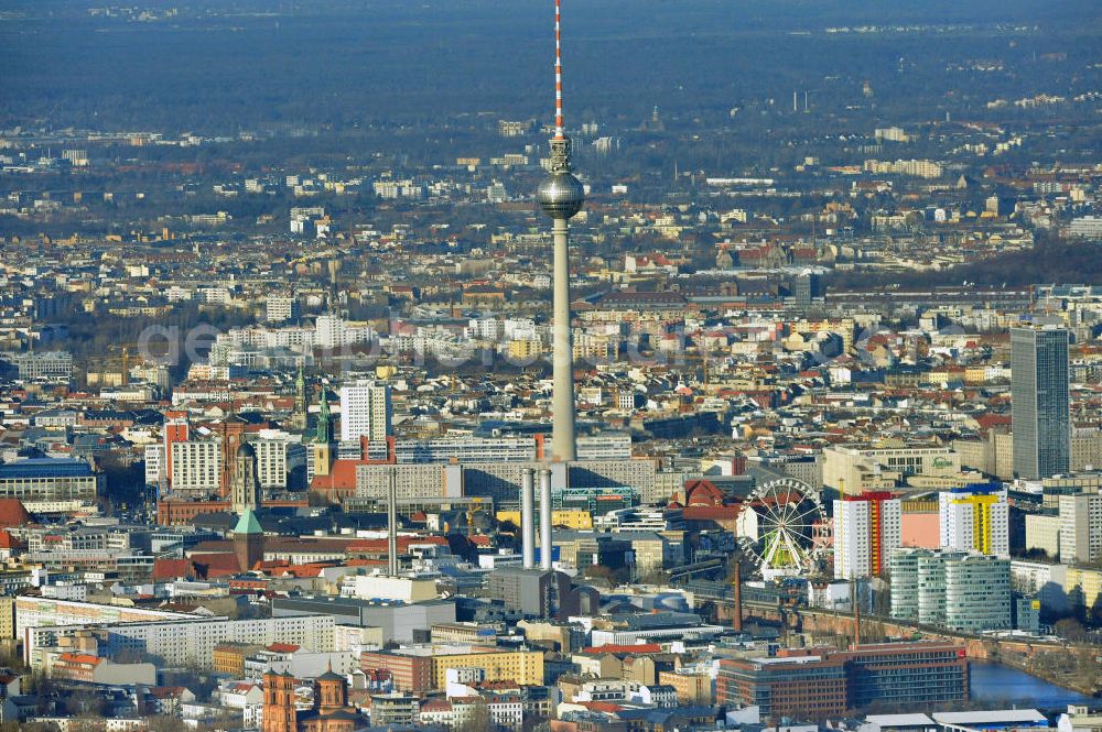 Aerial photograph Berlin - Stadtansicht auf das Stadtzentrum Ost am Berliner Fernsehturm in Berlin Mitte. City Center East Berlin on TV tower in destrict Mitte.