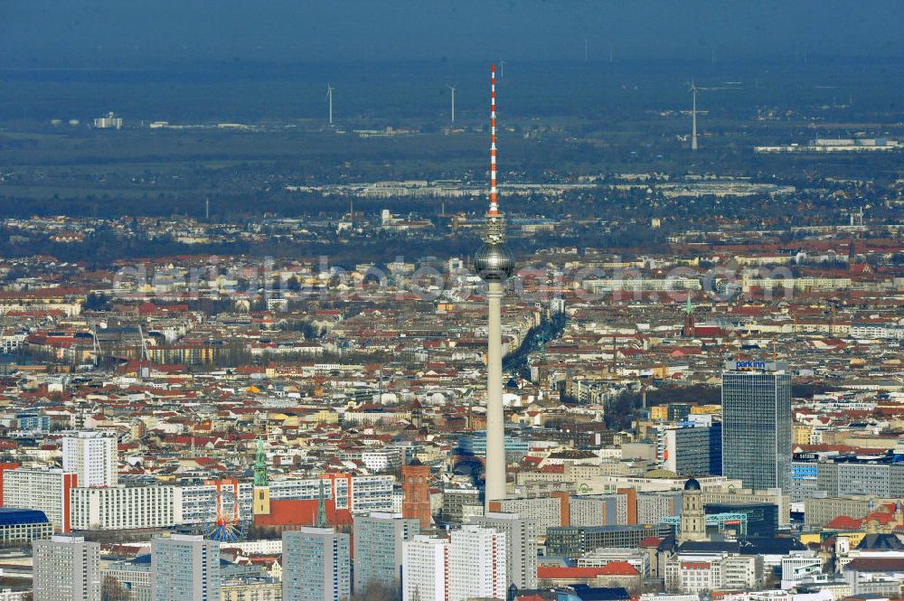 Aerial image Berlin - Stadtansicht auf das Stadtzentrum Ost am Berliner Fernsehturm in Berlin Mitte. City Center East Berlin on TV tower in destrict Mitte.