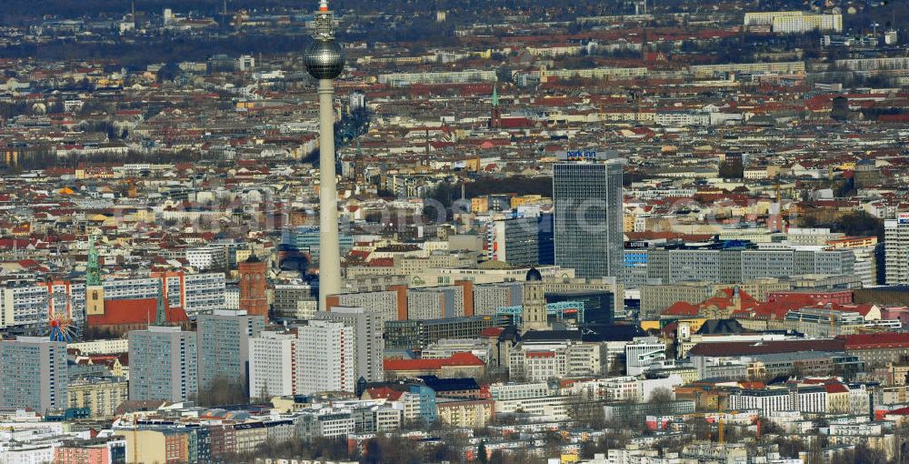 Aerial photograph Berlin - Stadtansicht auf das Stadtzentrum Ost am Berliner Fernsehturm in Berlin Mitte. City Center East Berlin on TV tower in destrict Mitte.