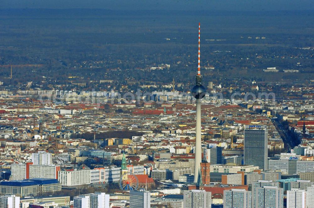 Aerial photograph Berlin - Stadtansicht auf das Stadtzentrum Ost am Berliner Fernsehturm in Berlin Mitte. City Center East Berlin on TV tower in destrict Mitte.