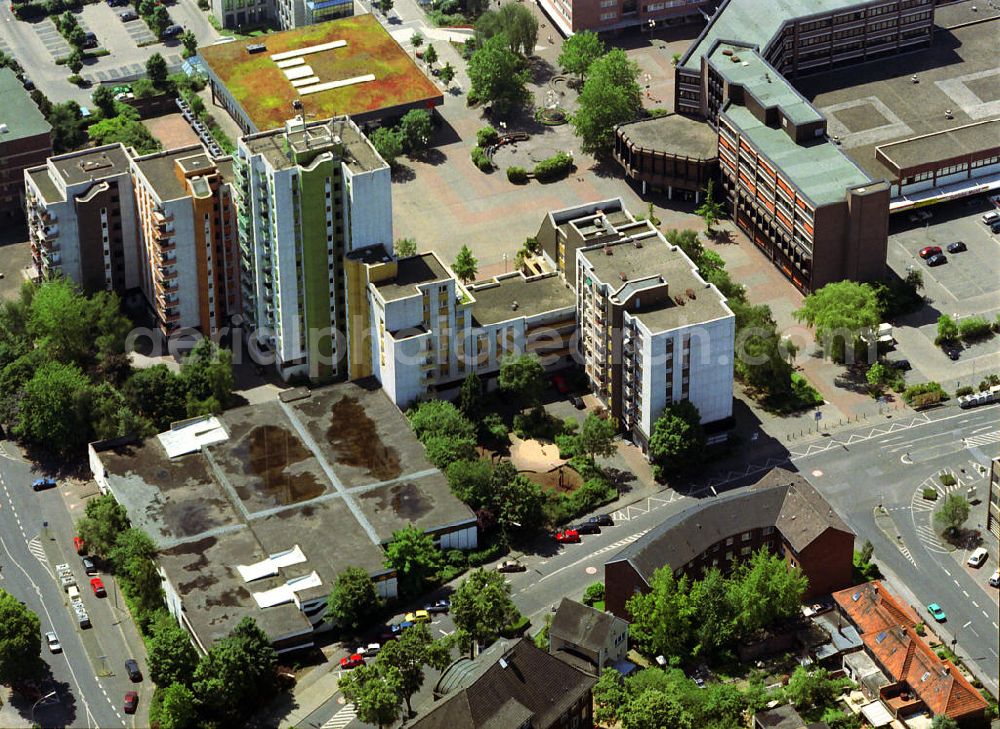 Aerial photograph Kamp-Lintfort - Stadtzentrum am Rathausplatz von Kamp-Lintfort. 1950 wurden der Großgemeinde Kamp-Lintfort die Stadtrechte verliehen. City center at the town hall square in Kamp-Lintfort.