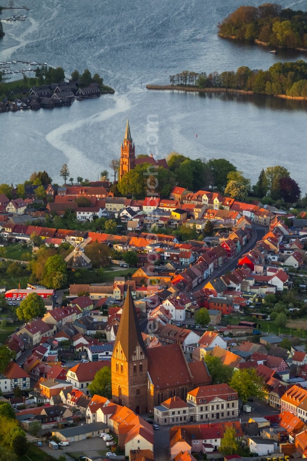 Röbel/Müritz from the bird's eye view: City center with church St. Nikolai and St. Mary's Church in alignment with the harbor entrance to the Mueritz in Robel in Mecklenburg - Western Pomerania