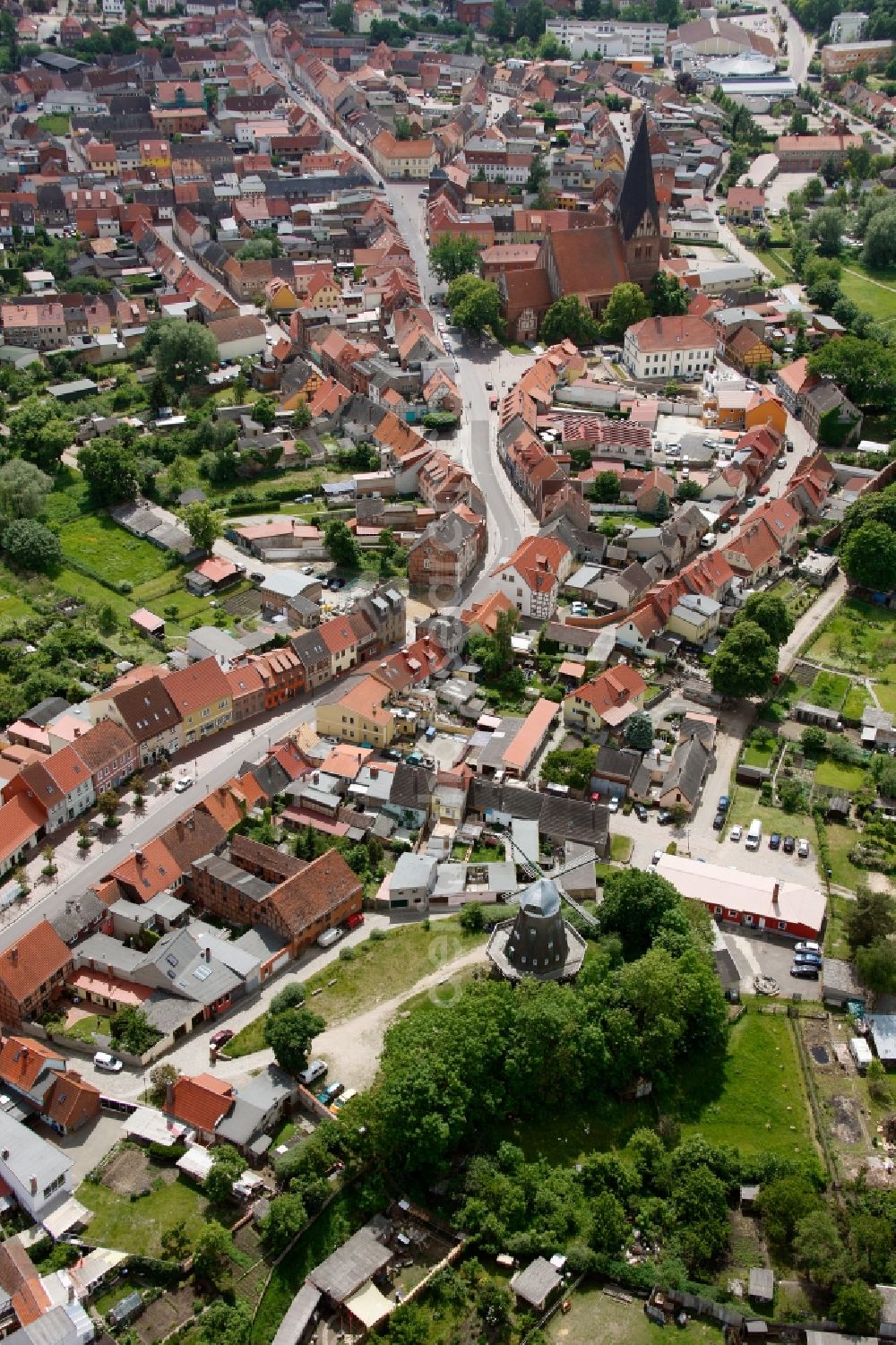 Röbel/Müritz from the bird's eye view: City center with church St. Nikolai and St. Mary's Church in alignment with the harbor entrance to the Mueritz in Robel in Mecklenburg - Western Pomerania