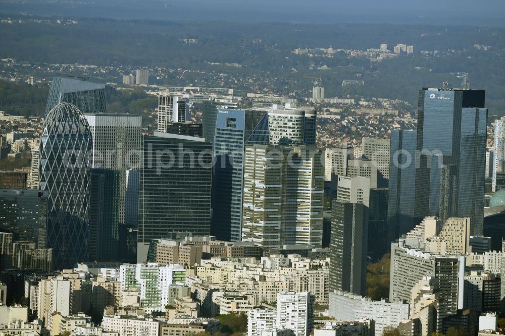 Paris from the bird's eye view: City center with the skyline in the downtown area La Defense in Paris in Ile-de-France, France