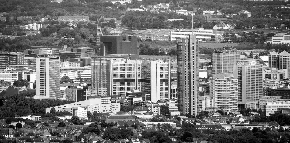 Essen from the bird's eye view: City center with the skyline in the downtown area in Essen in the state North Rhine-Westphalia