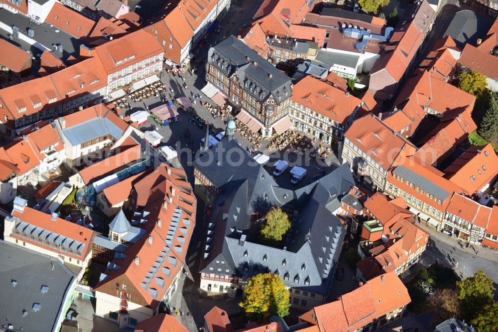 Wernigerode from the bird's eye view: View onto the old city and the inner city of Wernigerode in the state Saxony-Anhalt. Catch sight of the townhall and the marketplace