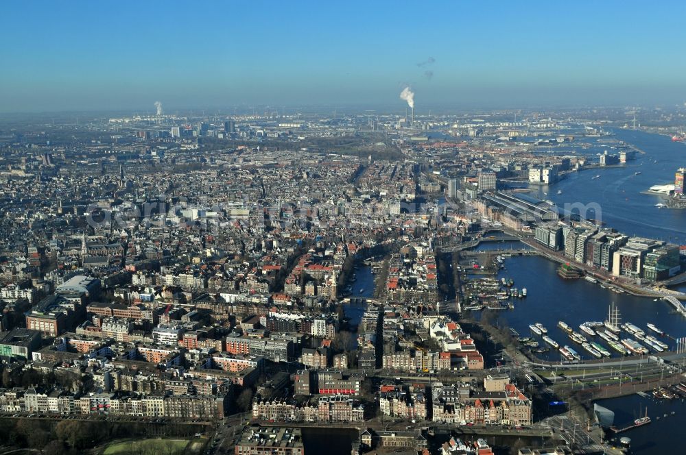 Aerial photograph Amsterdam - City center with districts Nieuwmarkt en Lasttageund De Wallen Binnenstadt of Amsterdam in the Netherlands