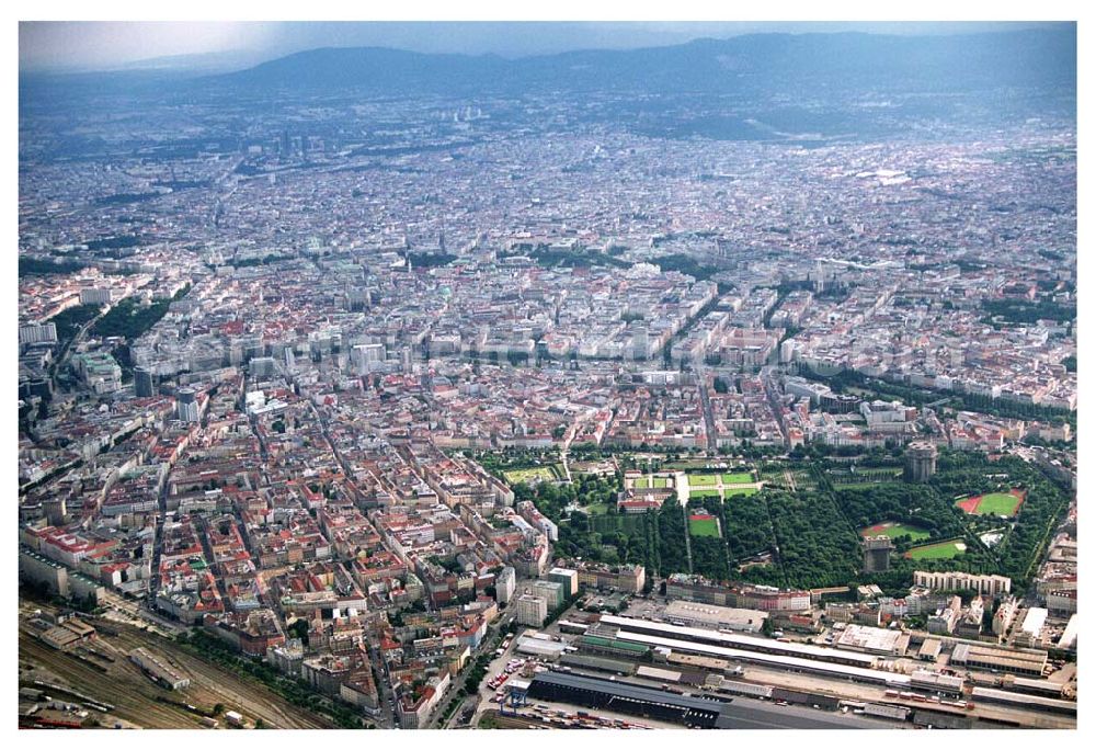 Aerial photograph Wien (Österreich) - Blick auf das Stadtzentrum von Wien. Im Vordergrund ist der Nordwestbahnhof und der Augarten zu sehen.