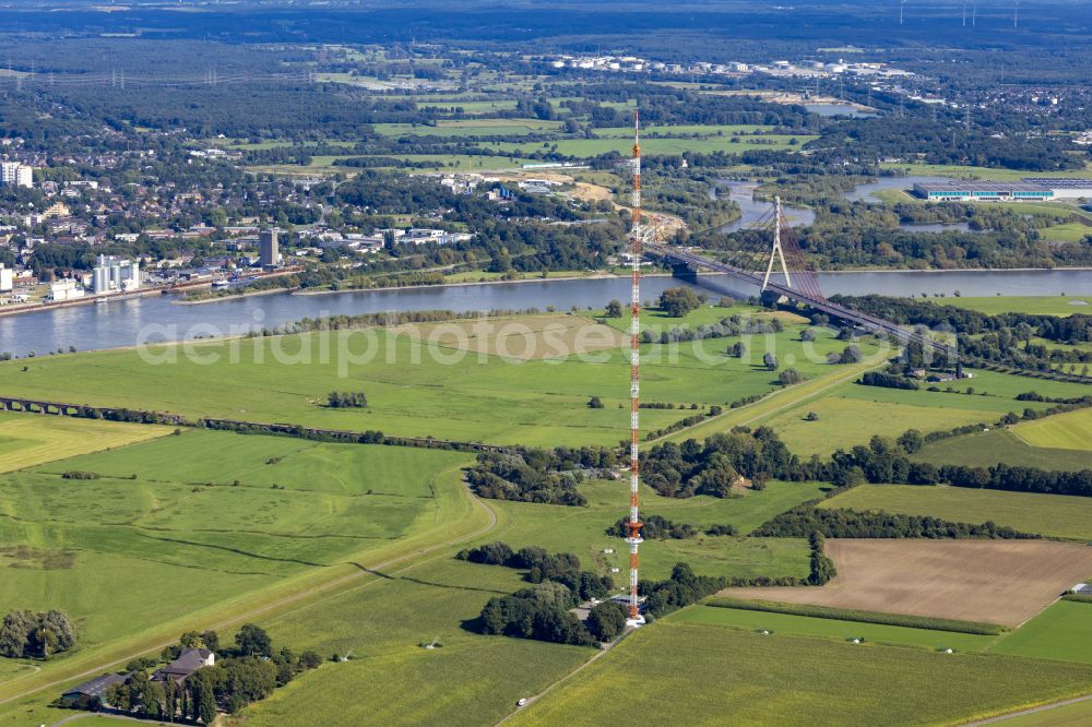 Wesel from above - Steel mast funkturm and transmission system as basic network transmitter Buedericher Fernsehturm in Wesel in the state North Rhine-Westphalia, Germany