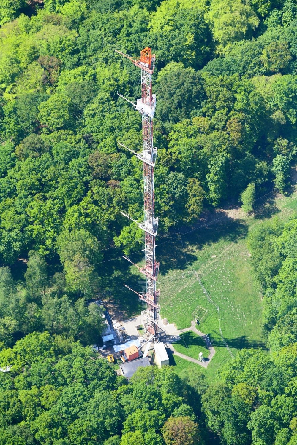 Aerial photograph Jülich - Steel mast funkturm and transmission system as basic network transmitter in Juelich in the state North Rhine-Westphalia, Germany