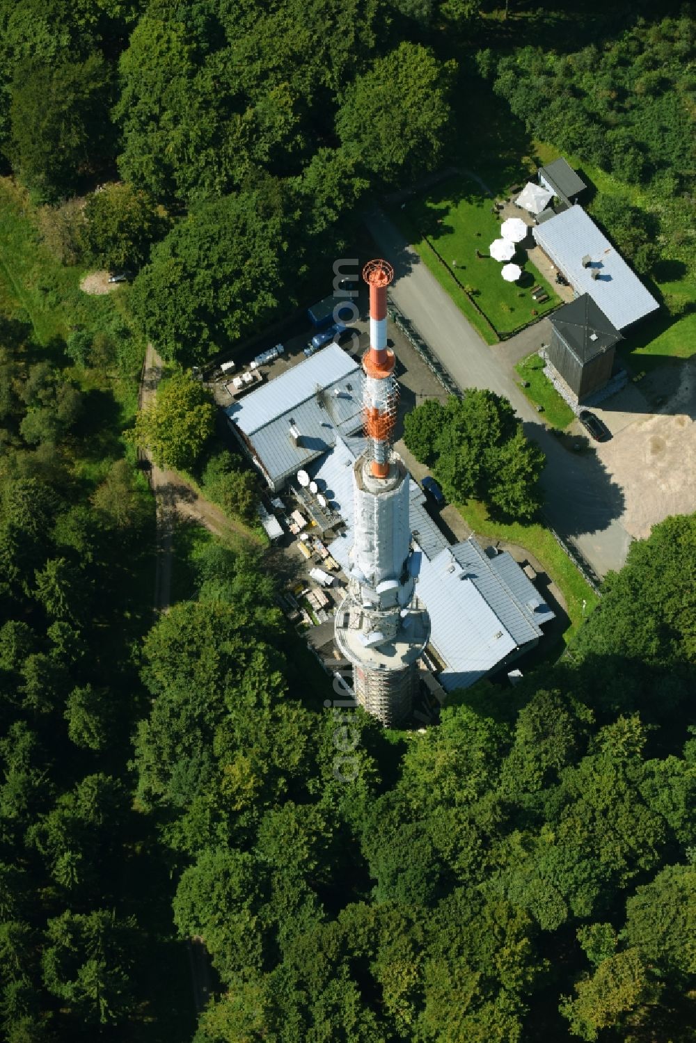 Herscheid from above - Steel mast funkturm and transmission system as basic network transmitter Robert-Kolb-Turm of Westdeutscher Rundfunk on Nordheller Weg in Herscheid in the state North Rhine-Westphalia, Germany