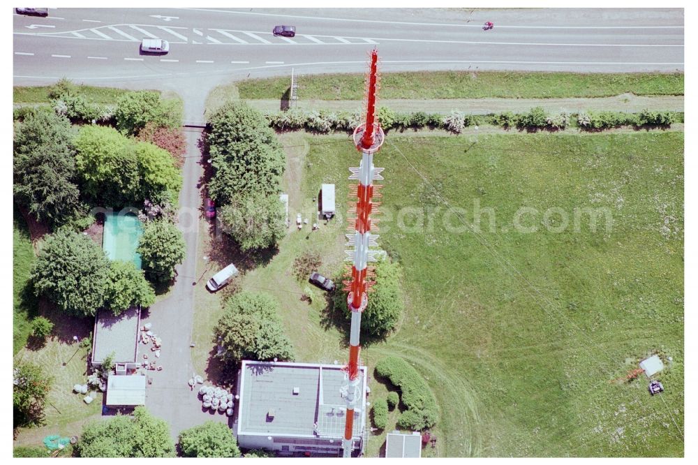 Göttelborn from the bird's eye view: Steel mast funkturm and transmission system as basic network transmitter in Goettelborn in the state Saarland