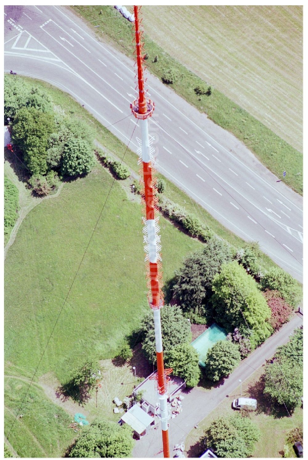 Aerial image Göttelborn - Steel mast funkturm and transmission system as basic network transmitter in Goettelborn in the state Saarland