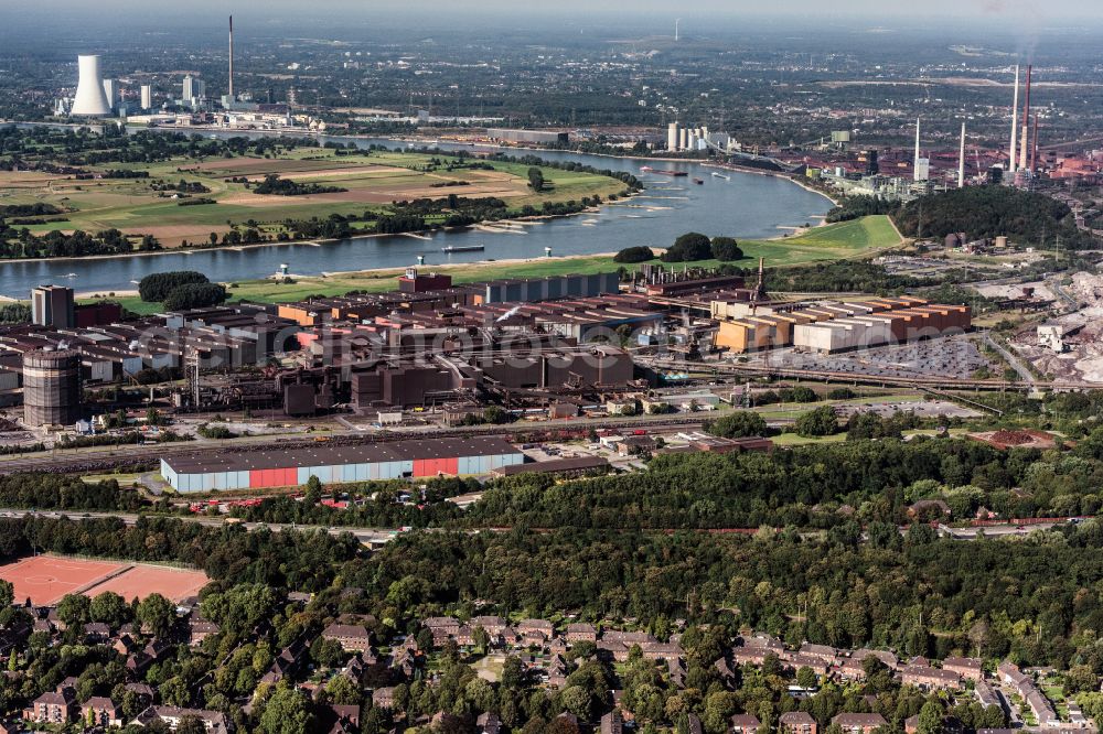 Aerial image Duisburg - Technical equipment and production facilities of the steelworks of Huettenwerke Krupp Mannesmann GmbH on Ehinger Strasse in Duisburg at Ruhrgebiet in the state North Rhine-Westphalia, Germany