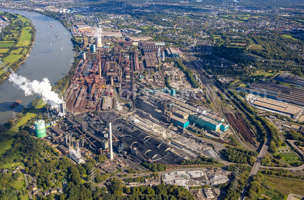 Duisburg from above - Technical equipment and production facilities of the steelworks of Huettenwerke Krupp Mannesmann GmbH on Ehinger Strasse in the district Huettenheim in Duisburg at Ruhrgebiet in the state North Rhine-Westphalia, Germany