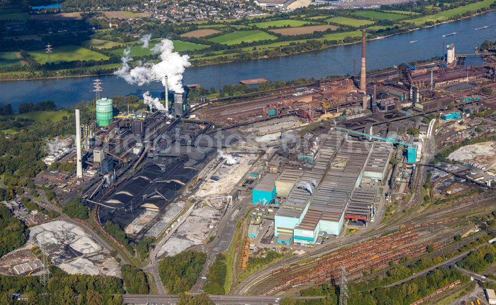 Aerial image Duisburg - Technical equipment and production facilities of the steelworks of Huettenwerke Krupp Mannesmann GmbH on Ehinger Strasse in the district Huettenheim in Duisburg at Ruhrgebiet in the state North Rhine-Westphalia, Germany