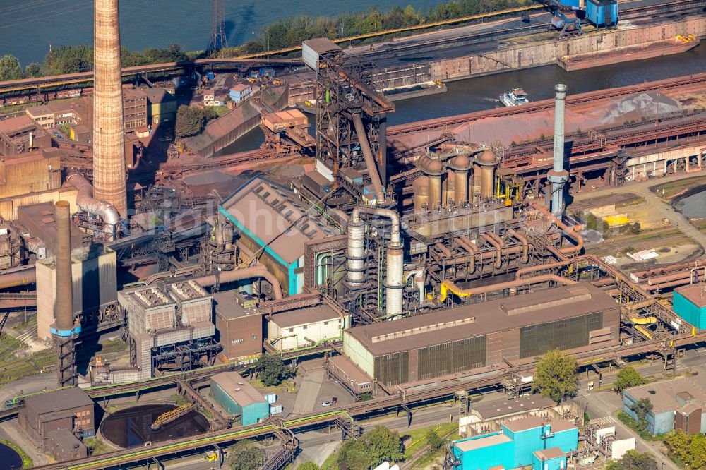 Duisburg from above - Technical equipment and production facilities of the steelworks of Huettenwerke Krupp Mannesmann GmbH on Ehinger Strasse in the district Huettenheim in Duisburg at Ruhrgebiet in the state North Rhine-Westphalia, Germany