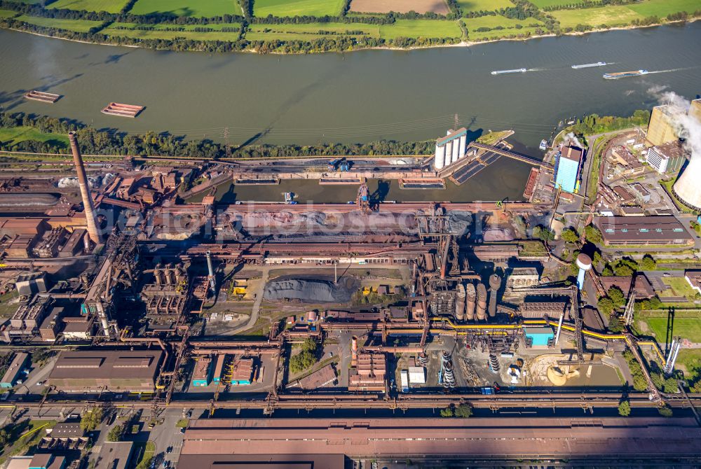 Aerial image Duisburg - Technical equipment and production facilities of the steelworks of Huettenwerke Krupp Mannesmann GmbH on Ehinger Strasse in the district Huettenheim in Duisburg at Ruhrgebiet in the state North Rhine-Westphalia, Germany