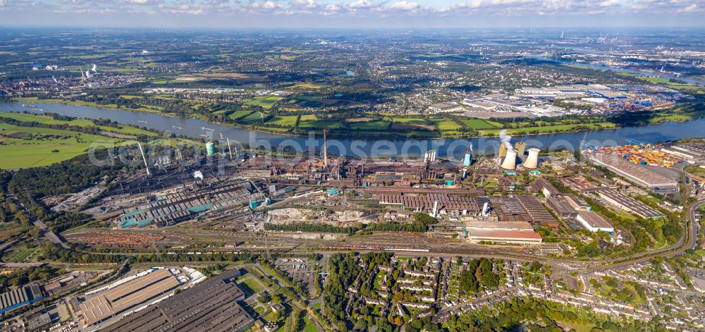 Duisburg from above - Technical equipment and production facilities of the steelworks of Huettenwerke Krupp Mannesmann GmbH on Ehinger Strasse in the district Huettenheim in Duisburg at Ruhrgebiet in the state North Rhine-Westphalia, Germany