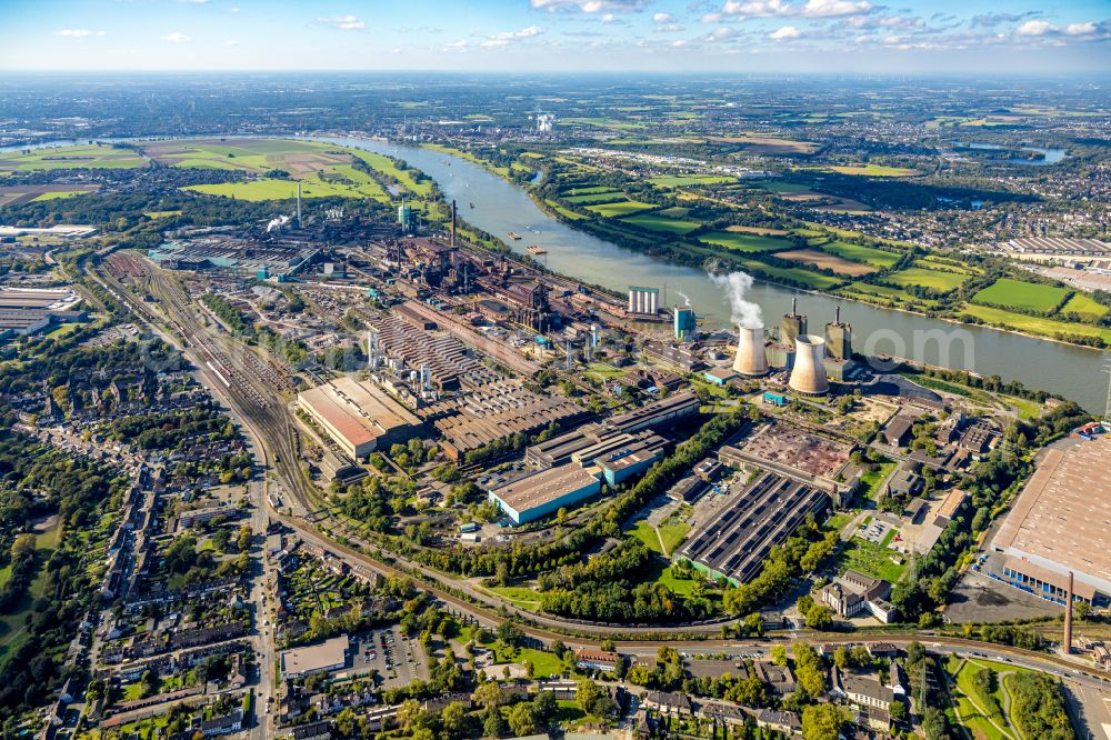 Duisburg from above - Technical equipment and production facilities of the steelworks of Huettenwerke Krupp Mannesmann GmbH on Ehinger Strasse in the district Huettenheim in Duisburg at Ruhrgebiet in the state North Rhine-Westphalia, Germany