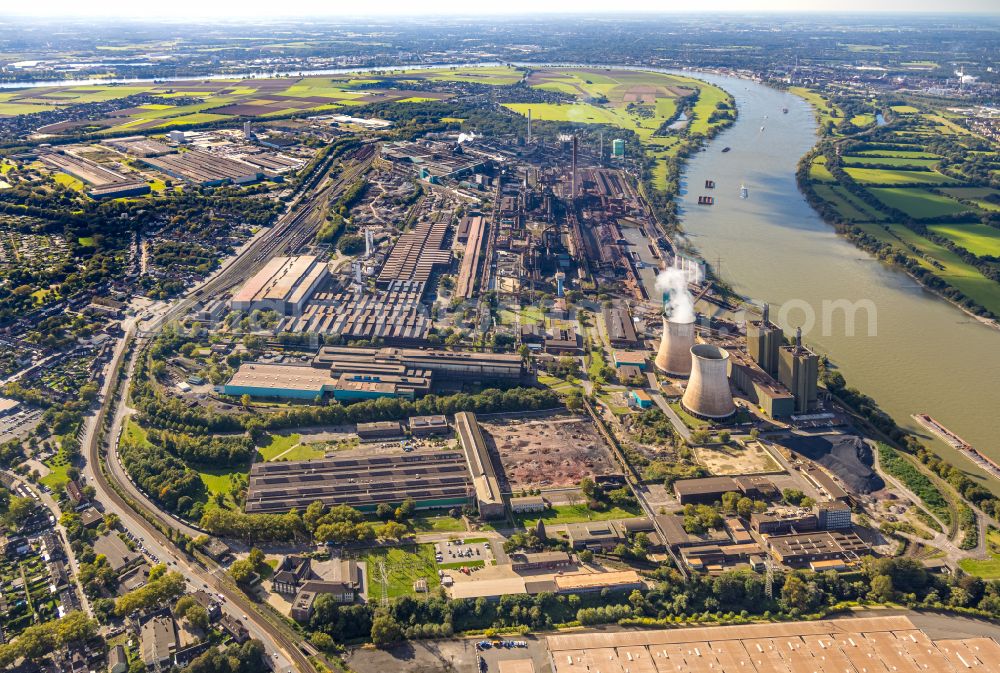 Aerial photograph Duisburg - Technical equipment and production facilities of the steelworks of Huettenwerke Krupp Mannesmann GmbH on Ehinger Strasse in the district Huettenheim in Duisburg at Ruhrgebiet in the state North Rhine-Westphalia, Germany