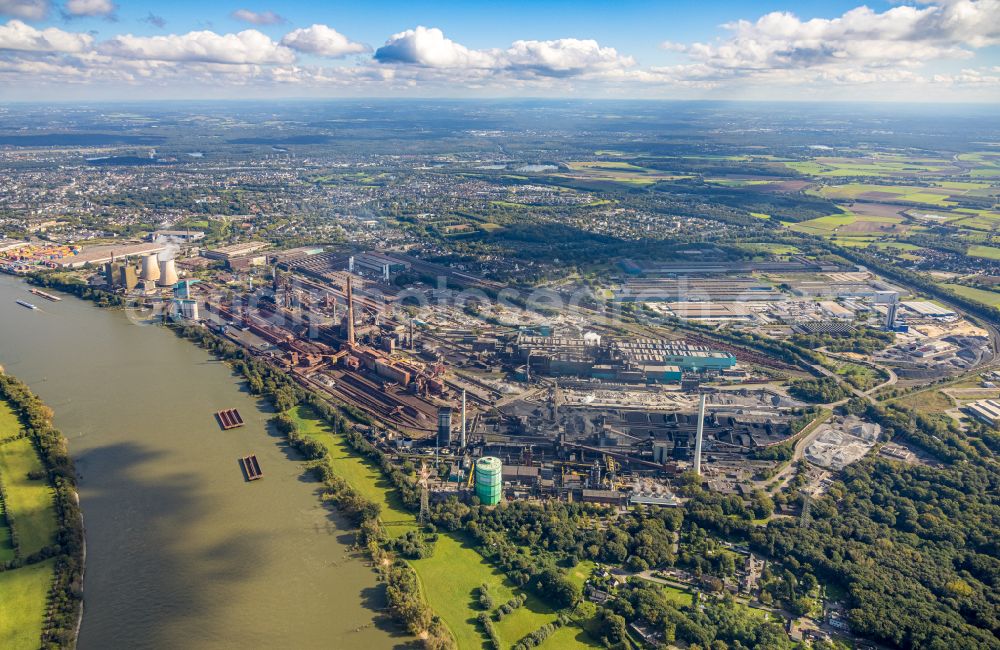 Aerial photograph Duisburg - Technical equipment and production facilities of the steelworks of Huettenwerke Krupp Mannesmann GmbH on Ehinger Strasse in the district Huettenheim in Duisburg at Ruhrgebiet in the state North Rhine-Westphalia, Germany