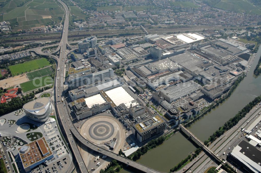 Stuttgart from the bird's eye view: Parent plant Mercedes-Benz in Stuttgart-Untertuerkheim and Daimler AG headquarters in the state of Baden-Wuerttemberg