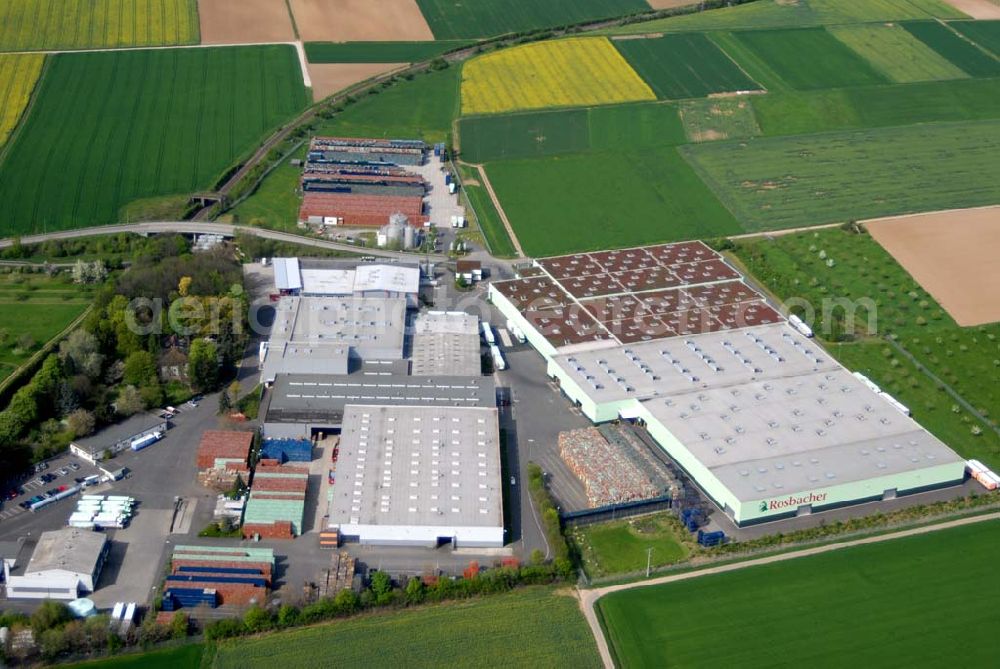 Aerial image Nauheim (Hessen) - Standort Rosbacher der Hassia Mineralquellen GmbH und Co. KG. Kontakt: Hassia Mineralquellen GmbH & Co. KG., Gießener Straße 18-30, 61118 Bad Vilbel, Postfach 1160, 61101 Bad Vilbel, Telefon: (06101) 403-0, Fax: (06101) 7140, info@hassia.com, info@rosbacher.com,