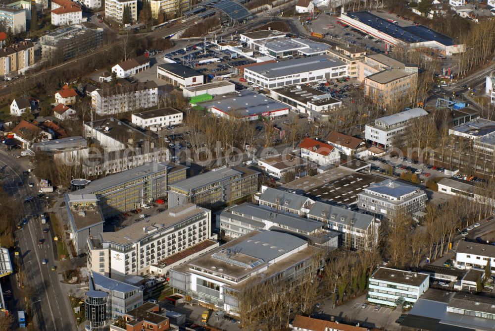 Starnberg from the bird's eye view: Blick auf die Gebäude der Pharmatechnik in Starnberg. Die Pharmatechnik programmiert Programme für Apotheken, Ärzte und für die Zahnmedizin. Kontakt: Akademie Dr. Graessner, Münchner Str. 15, 82319 Starnberg, Tel. 08151/4442-500, Fax 08151/4442-7500, E-Mail akademie@pharmatechnik.de,