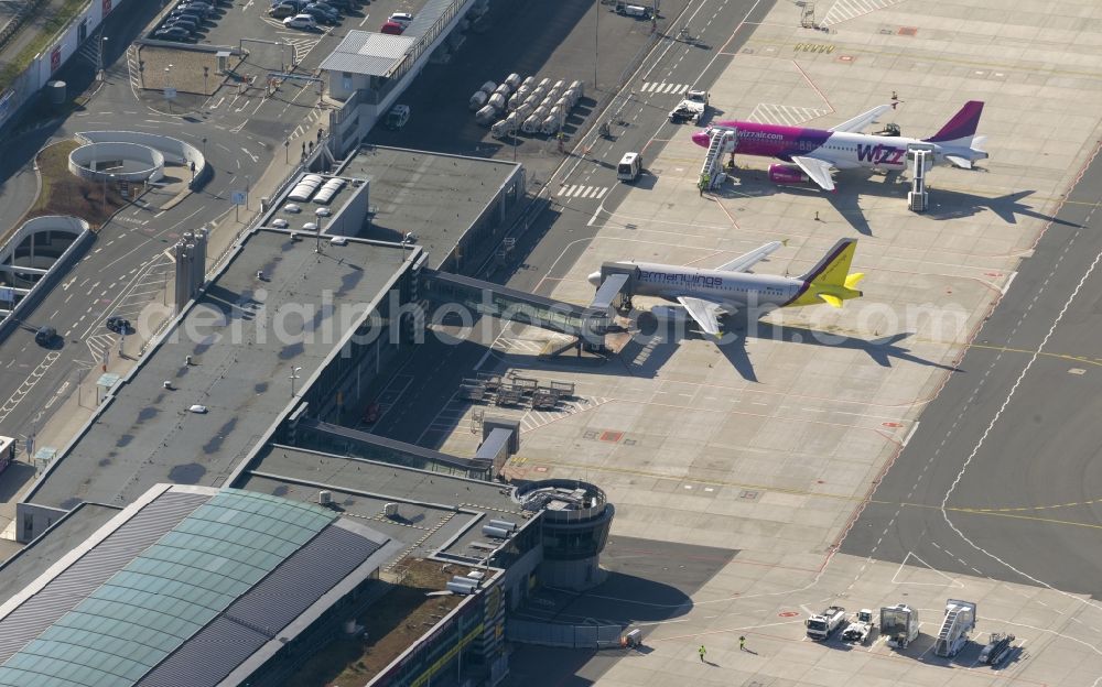 Dortmund from above - Start of an Airbus A320 on the runway of the airport Dortmund in North Rhine-Westphalia Wickede. The Wizz Air is a 2004 founded Ukrainian air carriers