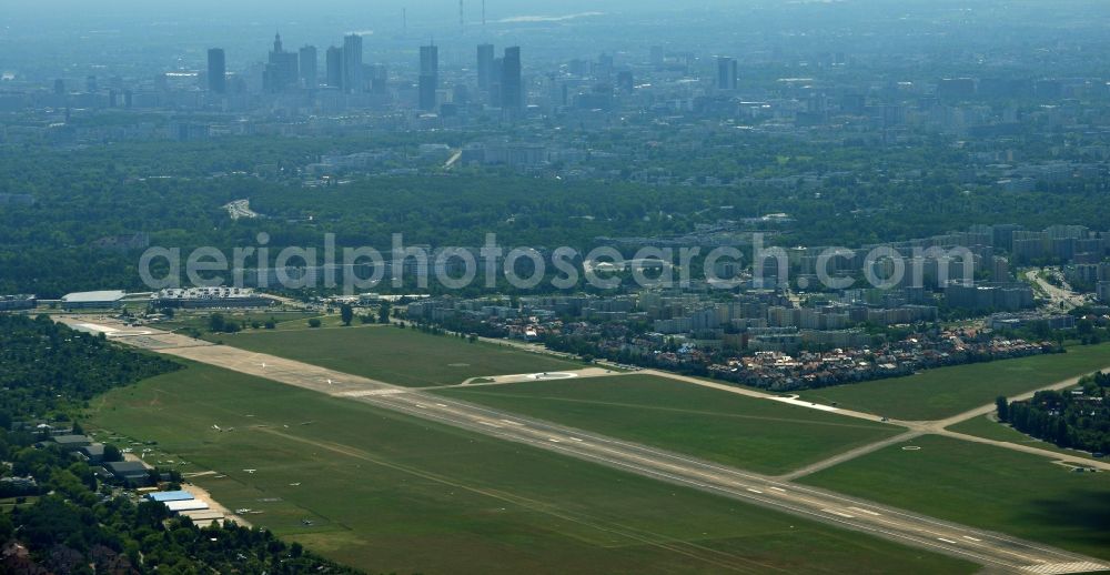 Aerial photograph Warschau Bemowo - Start and runway of the airport in Warsaw Babice Bemowo district of Warsaw in Poland